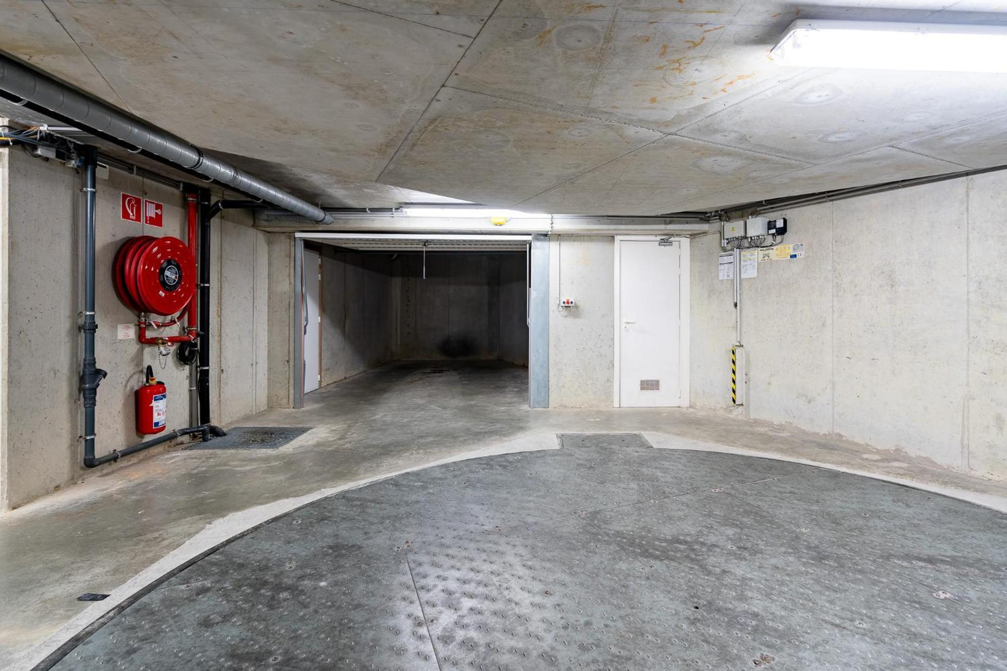 Huswell - Stunning Penthouse With Amazing View And Parking