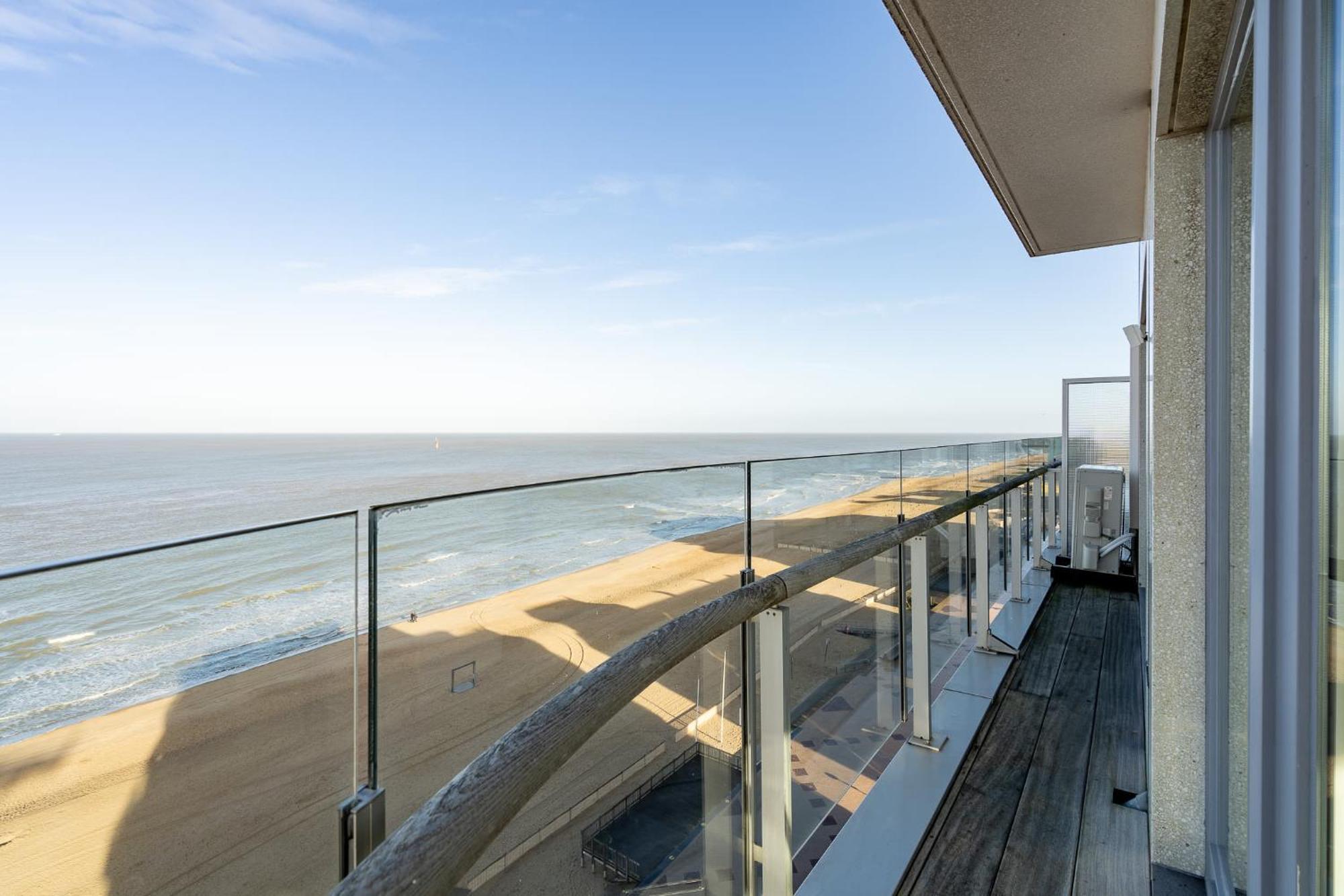 Huswell - Stunning Penthouse With Amazing View And Parking Apartment