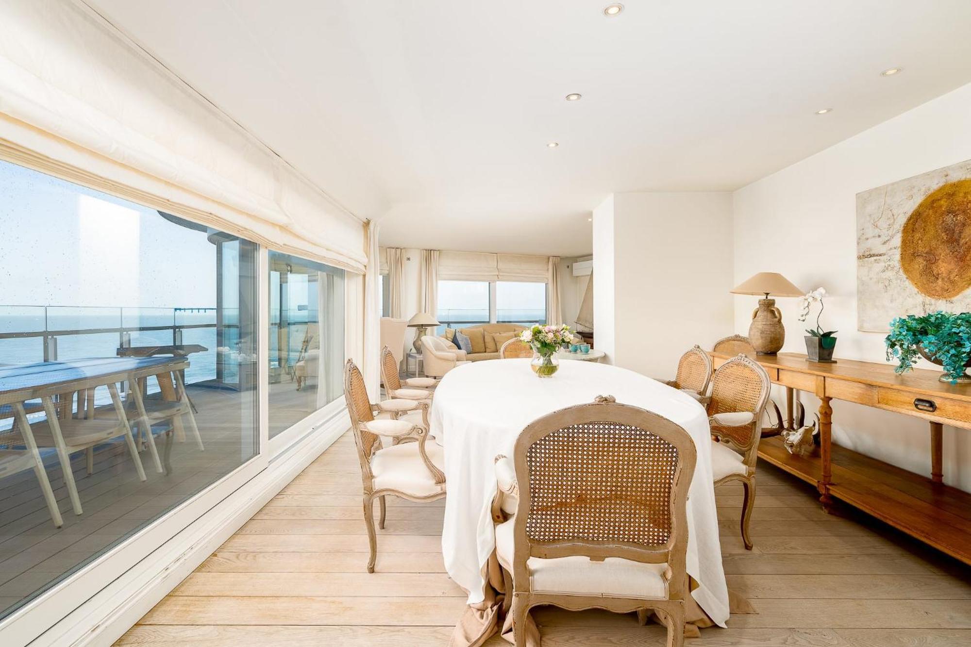 Huswell - Stunning Penthouse With Amazing View And Parking * Knokke-Heist