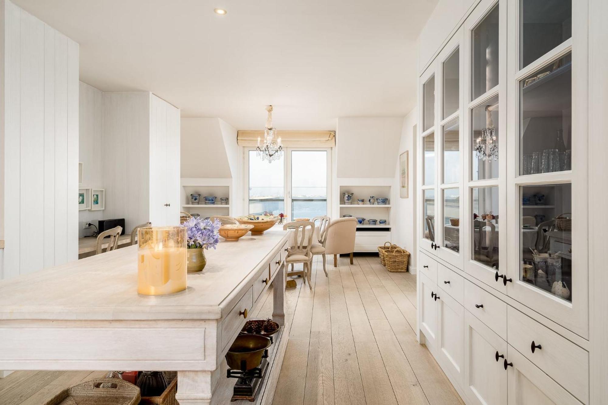 Huswell - Stunning Penthouse With Amazing View And Parking Apartment